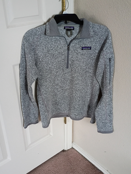 Patagonia Sweaters - Patagonia Women's Gray Half-Zip Fleece Pullover